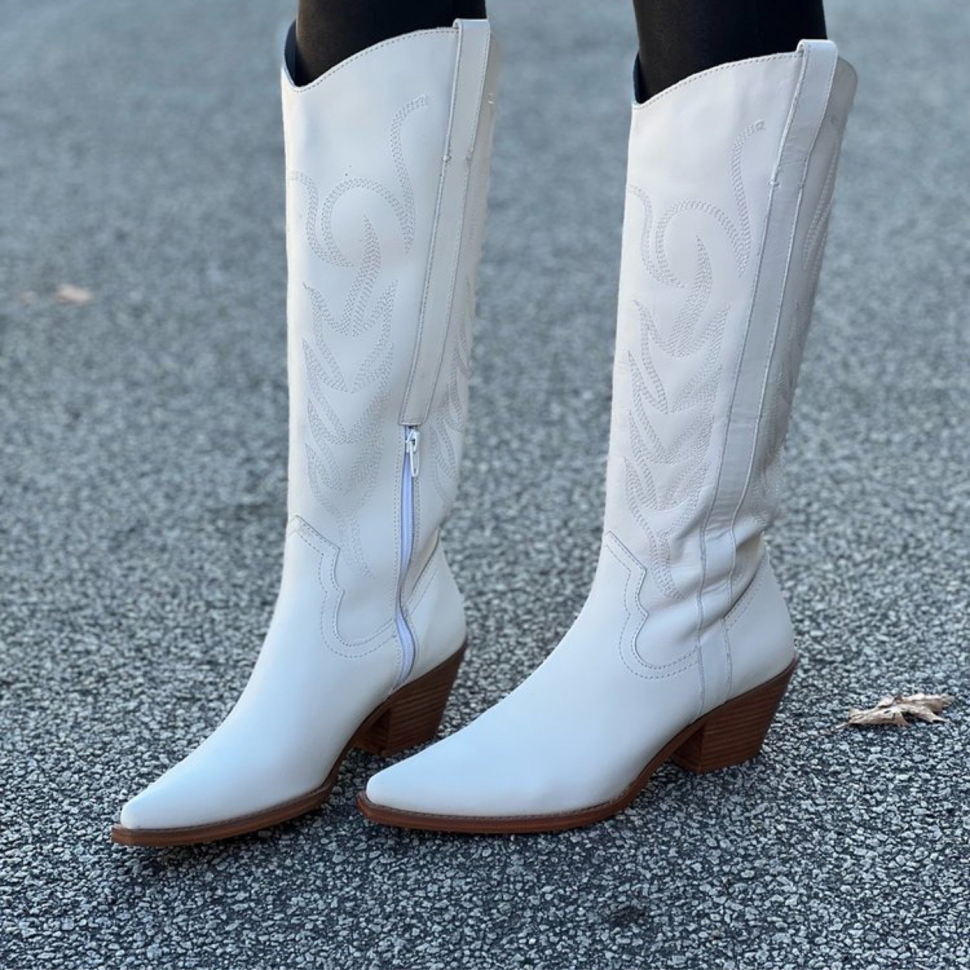Matisse white boots top